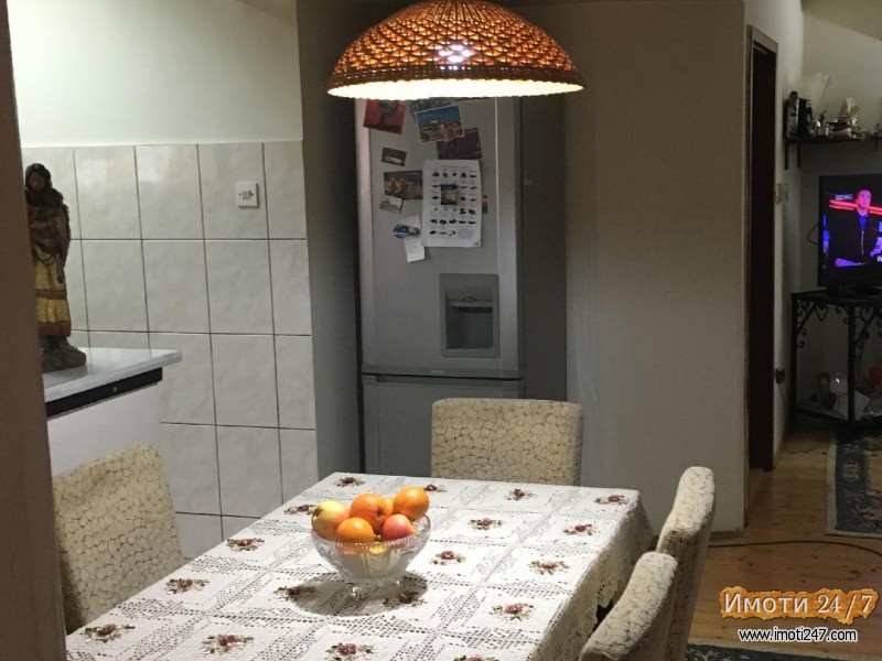 Се продава куќа во Ченто стан 153м2гаража 22м2 и двор 280м2