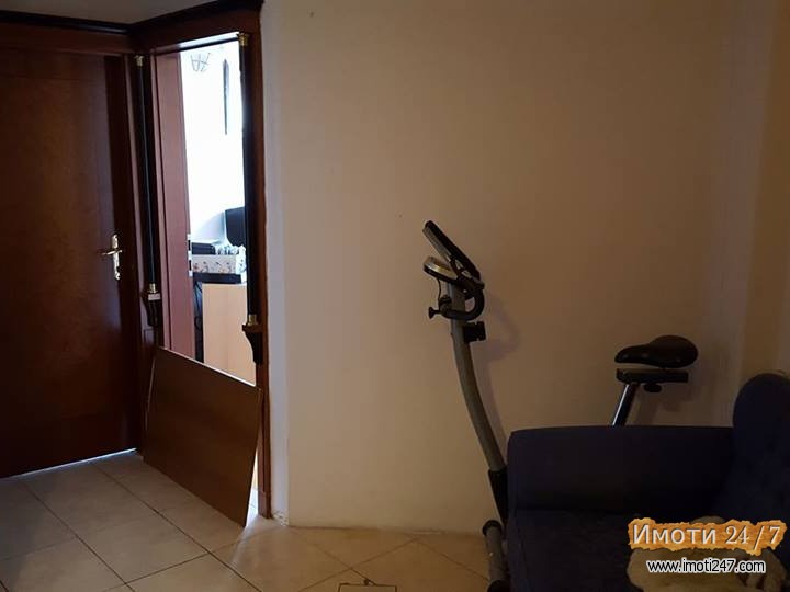 Se prodava prekrasen stan koj sto moze da bide i podelen na dva