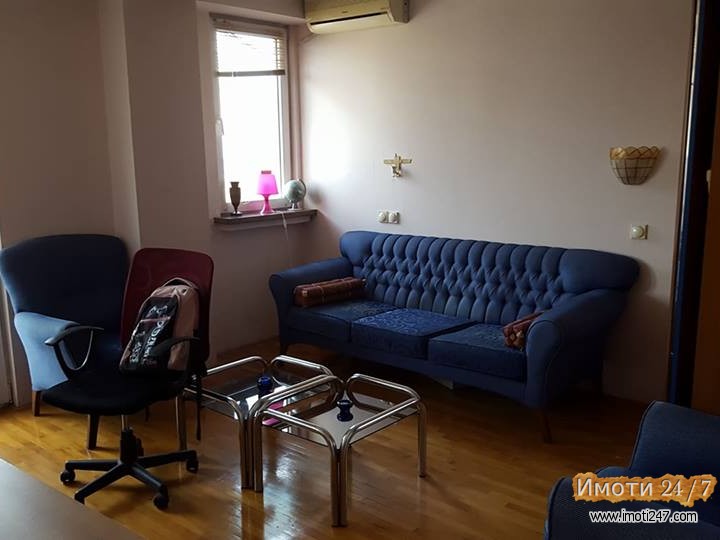 Se prodava prekrasen stan koj sto moze da bide i podelen na dva