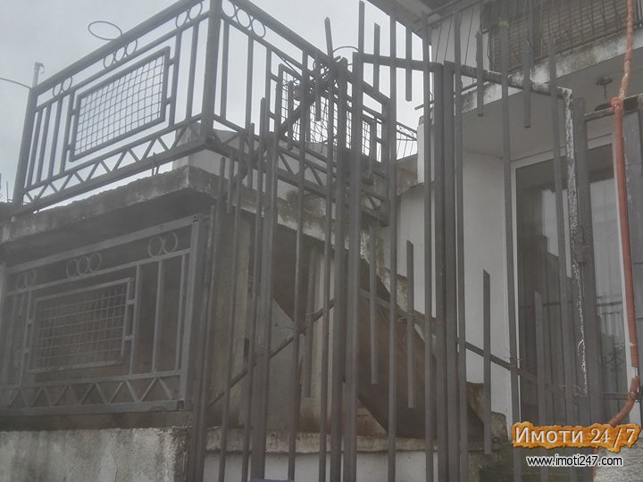 Se prodava kuka a so plac na Teferic vo Pripor
