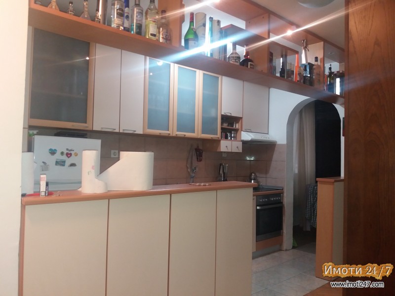 NLisice ubav trosoben stan 75m2 renoviran i opremenna 2kat