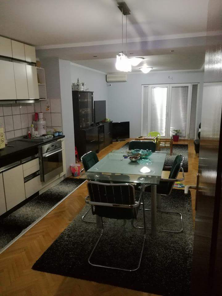 Куќа во Хиподром Руските