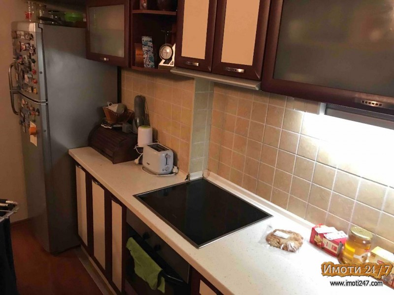 Продавам стан во Карпош 1 50 м2 трети спрат спроти Симпо