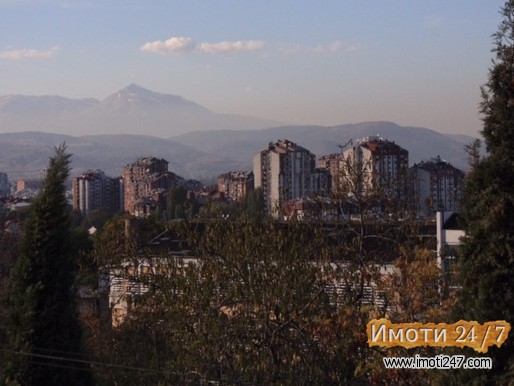 Ексклузивна локација со куќа на Водно