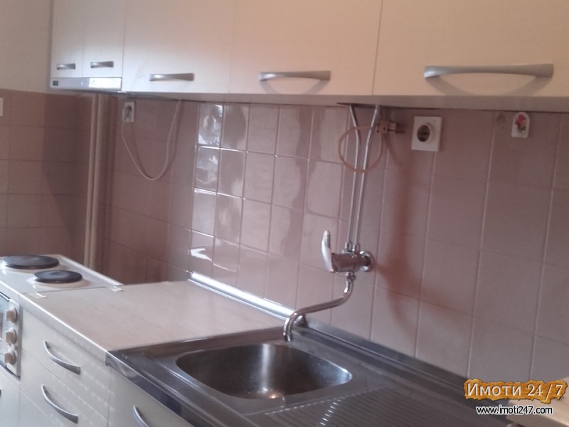 izdavam dvosoben stan 65m2