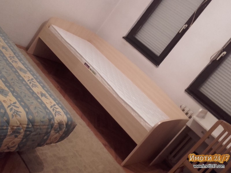 izdavam dvosoben stan 65m2