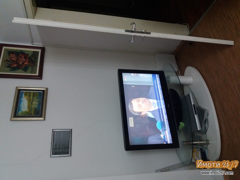 izdavam stan vo centar