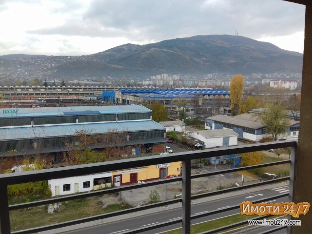 СТАН 93 М2 СПРОТИ АМЕРИКАН КОЛЕЏ