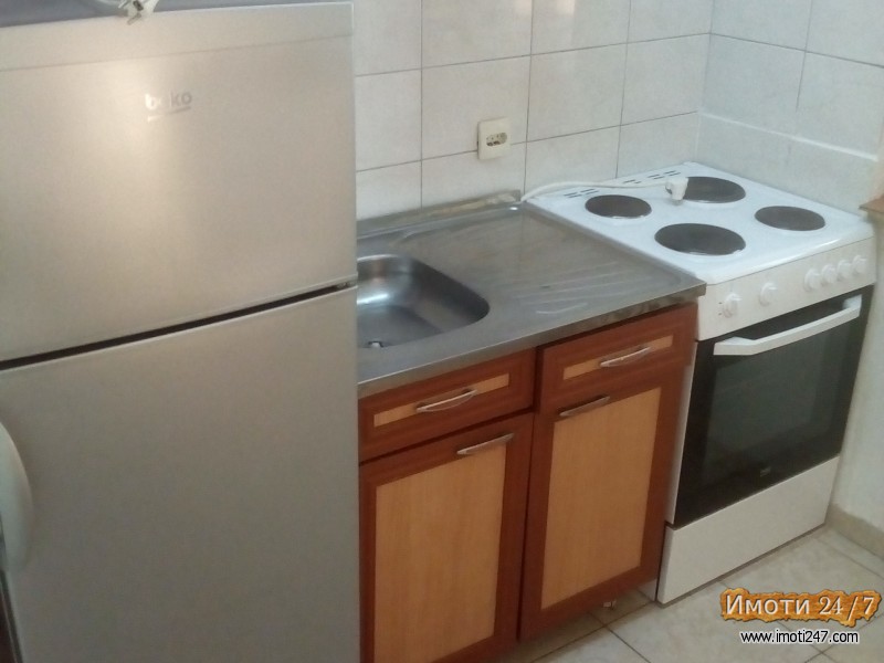 Izdavam dvosoben namesten stan so parno vo Karpos 3