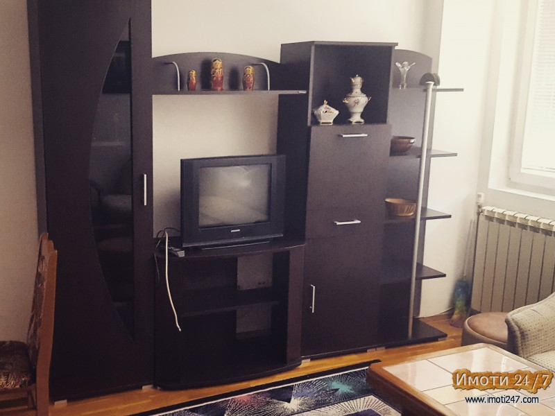 Издавам стан во Центар