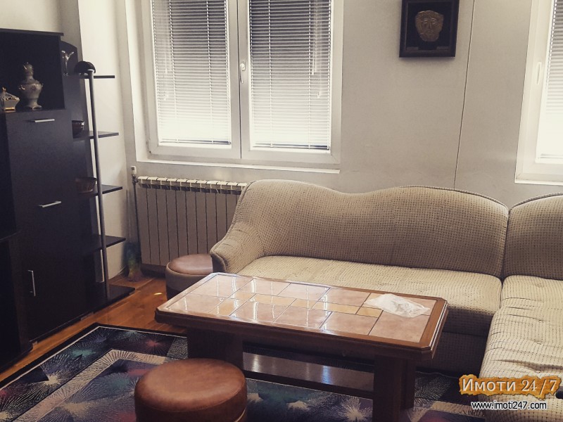 Издавам стан во Центар