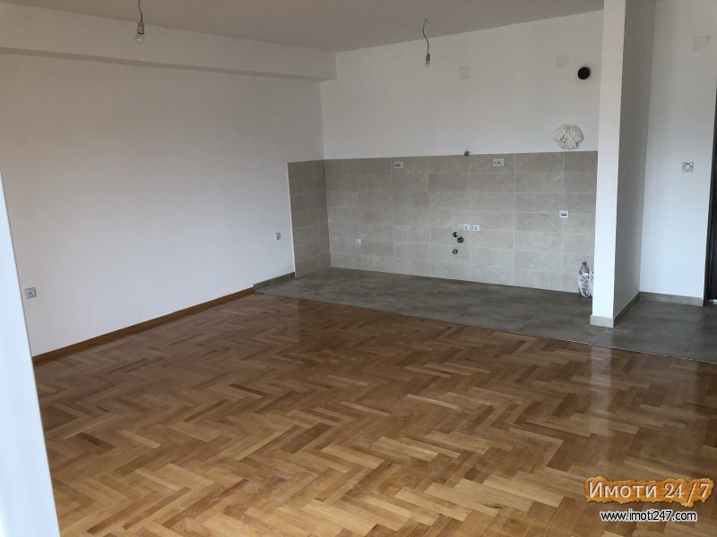 NOV STAN 79m2 VO CENTAR MADZIR MAALO