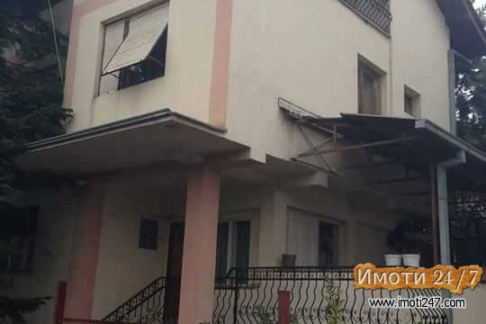 Se prodavaat kukja so baraka vo Butel1 Skopje