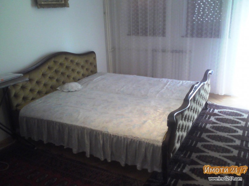 Се продава двособен стан во Центар