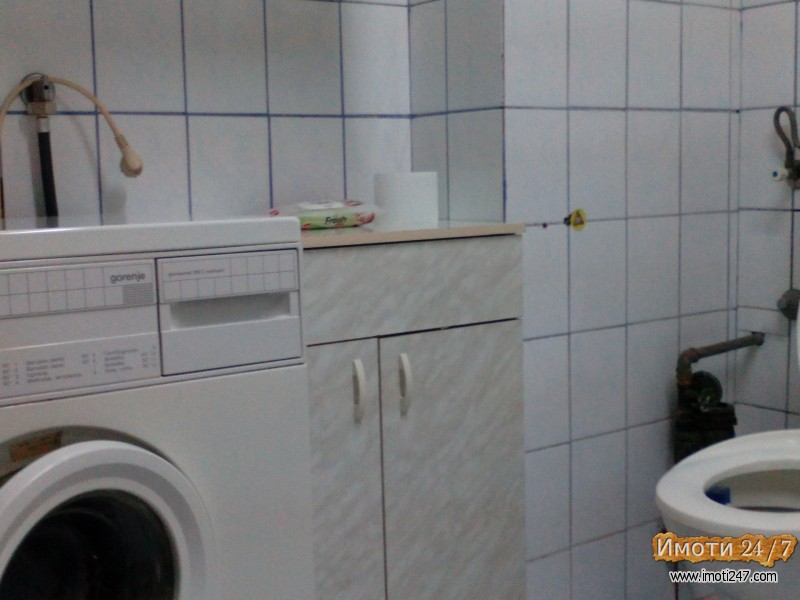 Се продава двособен стан во Центар