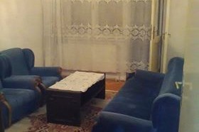 Издавам стан во центар