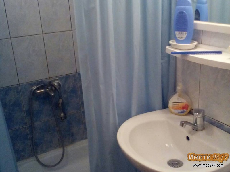 Издавам еднособно станче кај Рампа