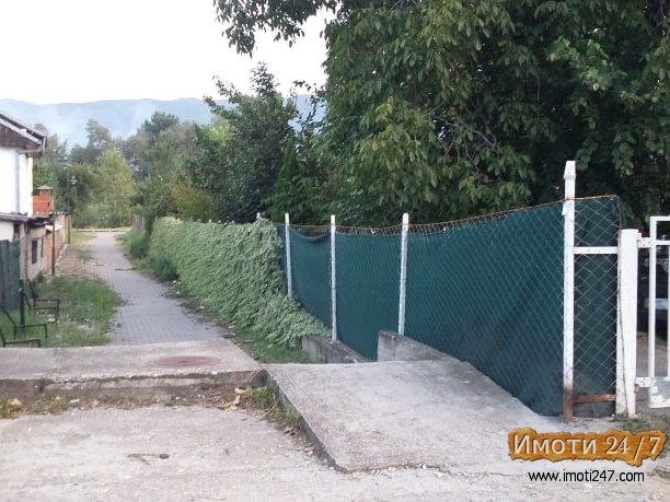 Продавам Чист Плац во нас ЃПетров