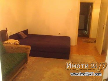 Издавам стан во центар