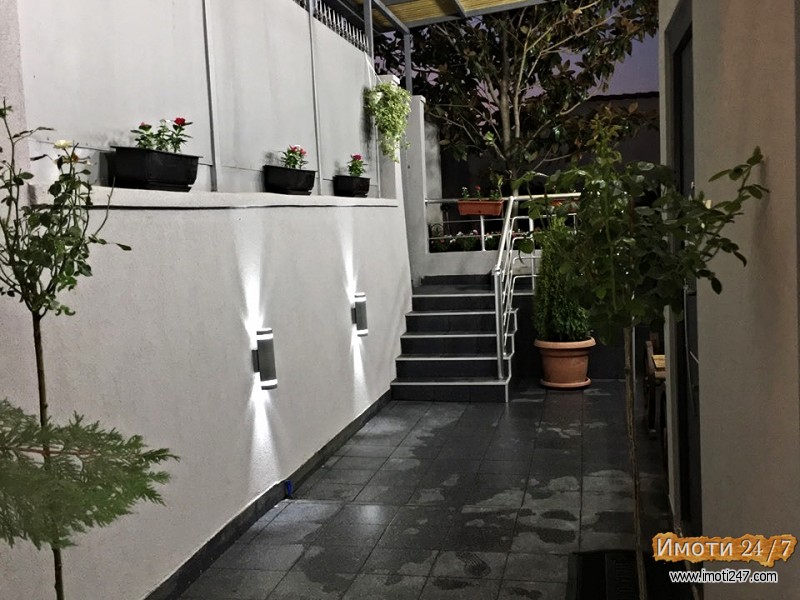 SE PRODAVA LUKSUZNO NAMESTEN STAN VO ZDANEC