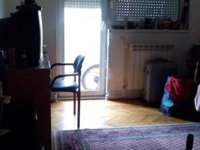 Se prodava stan vo naselba Madzari 725 kvadrati + podrum