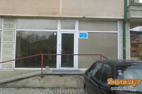 Се издава одличен простор од 78м2 на одлична локација во Мичурин