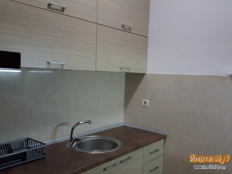 Се издава стан 90м2 Гранд Престиж 1 први кат опремен за канцеларии 350 евра 