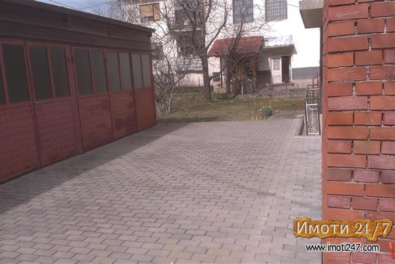 Продавам куќа во Охрид
