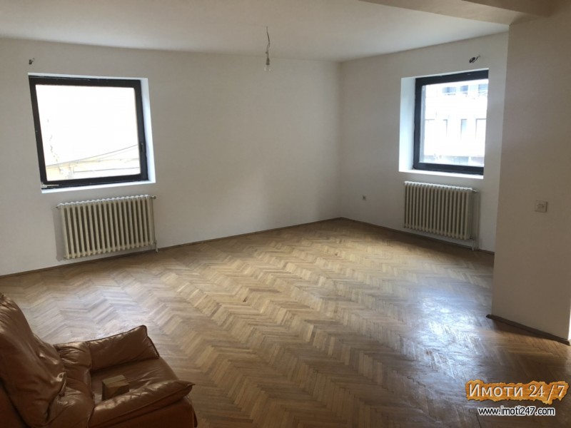 SE PRODAVA STAN VO KISELA VODA 116m2 - 1kat