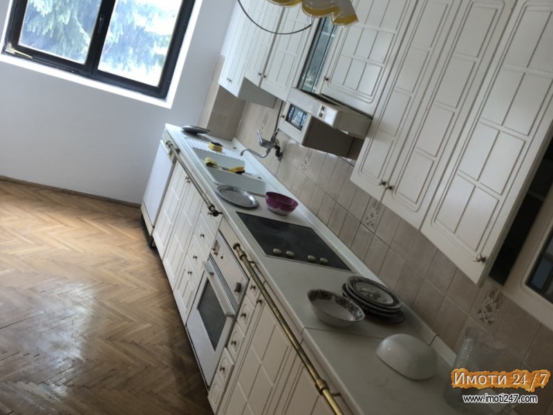 SE PRODAVA STAN VO KISELA VODA 116m2 - 1kat