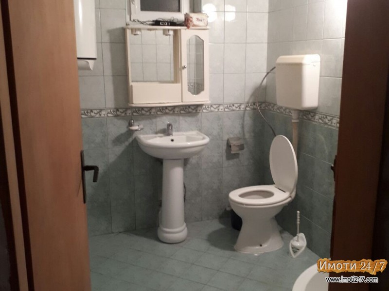 Се продава куќа во Инџиково