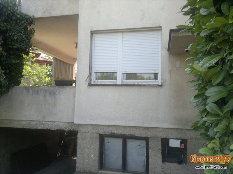 Спрат од куќа во населба Црниче на 1км од центар на градот