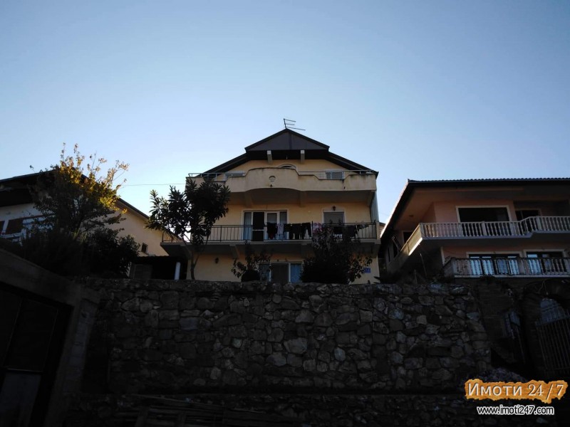 Se prodava trospratna kukja vo Star Dojran