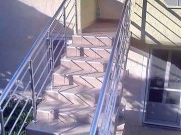 Se prodava trospratna kukja vo Star Dojran