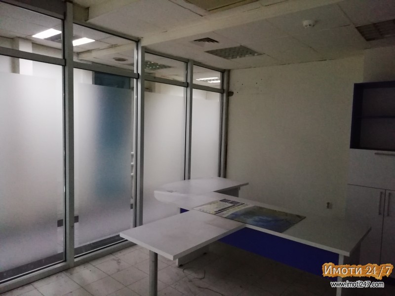 СЕ ИЗДАВА ДЕЛОВЕН ПРОСТОР НА АВТОБУСКА СТАНИЦА - СКОПЈЕ