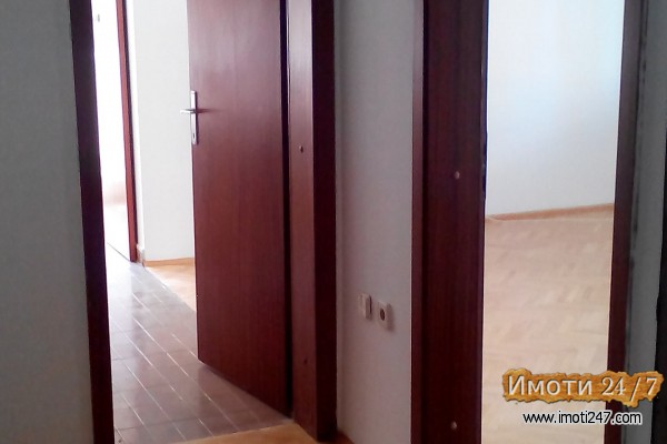Se iznajmuva trosoben prazen stan od 73 m2 vo Kapistec
