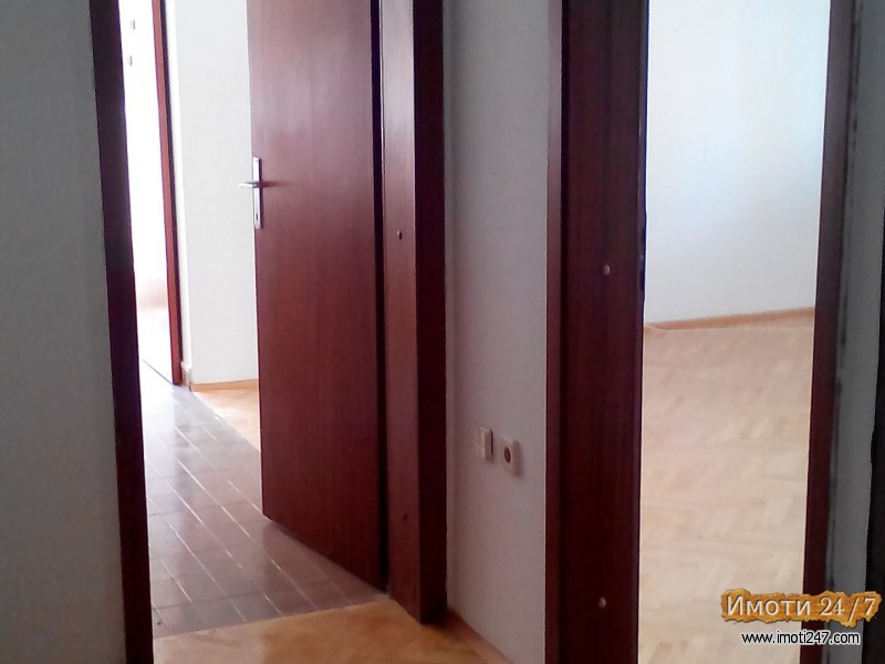 Se iznajmuva trosoben prazen stan od 73 m2 vo Kapistec