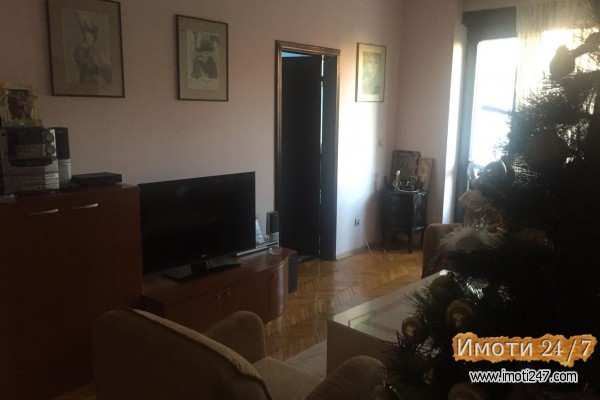 Prodavam stan vo Avtokomanda 59m2