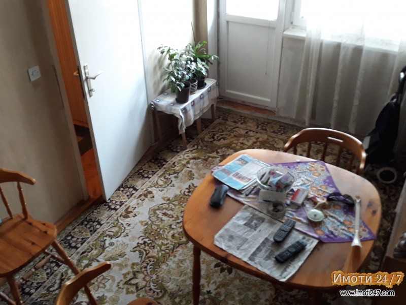 Se prodava stan vo Cair  Topaansko pole