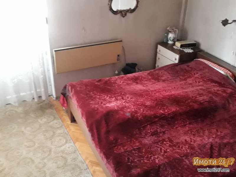 Se prodava stan vo Cair  Topaansko pole