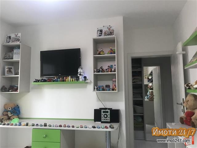 SE PRODAVA STAN VO AERODROM 