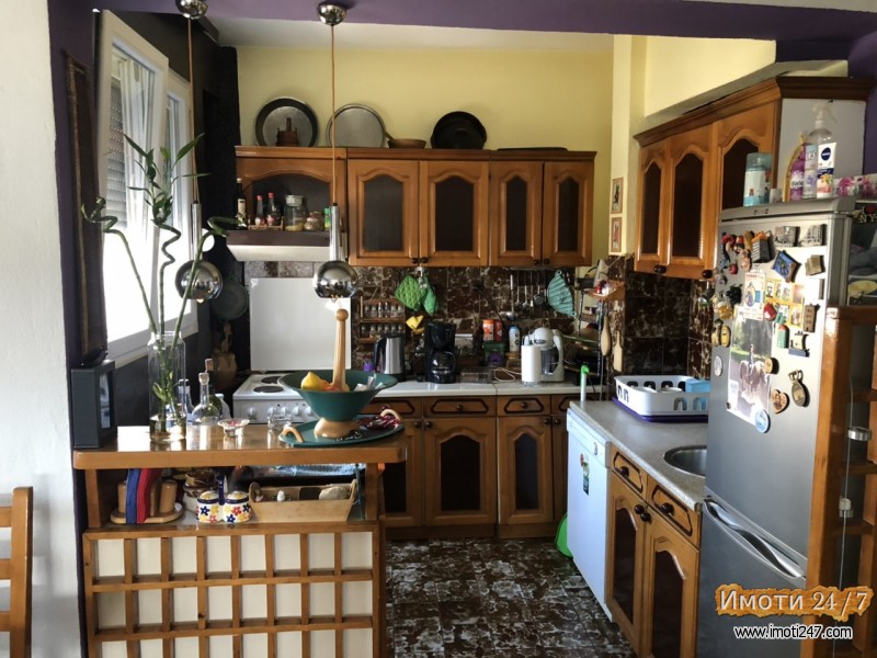 STAN 80m2 SO TRI SPALNI AVTOKOMANDA- 4 KAT