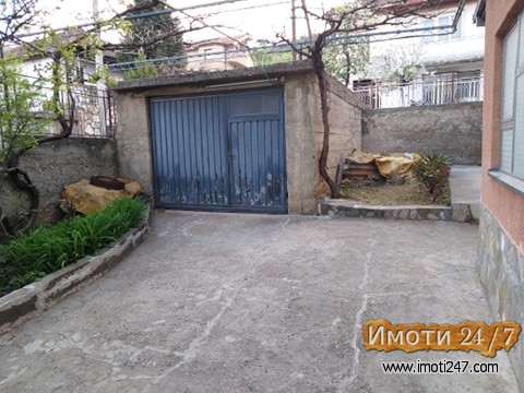 ITNO PRODAVAM KUKJA