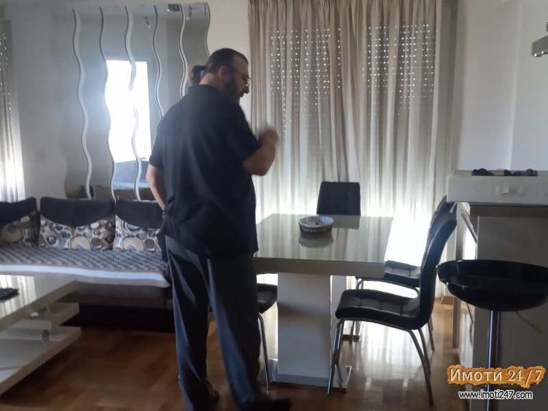 izdavam trosoben ekskluzivno kompletno namesten trosoben stan vo Aerodrom