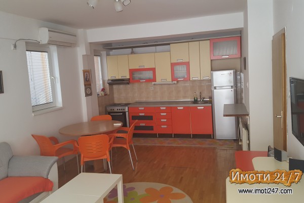 Se prodava stan vo Debar maalo od 64m2