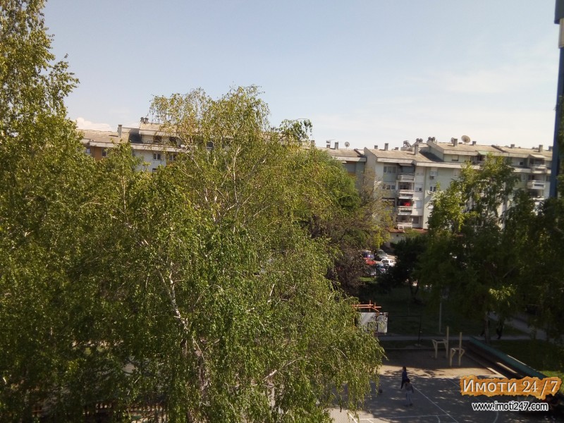 Se prodava stan vo Novo Lisice so gradsko parno