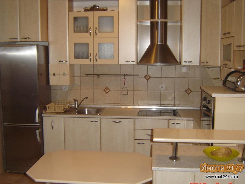 Издавам Комплетно наместен 3 собен стан