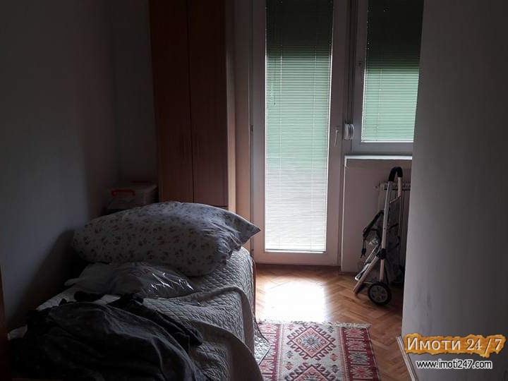 Se prodava Stan karpos 4