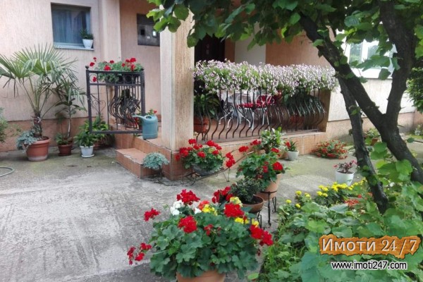 POVOLNO Imot od 625 m2 so kuka od 80m2 za semeen dom vo Butel 1