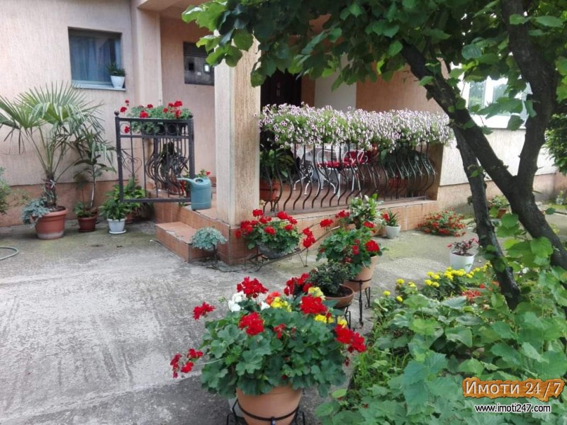 POVOLNO Imot od 625 m2 so kuka od 80m2 za semeen dom vo Butel 1